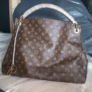 ARTSY MM WITH SNAKE PRINT HANDLE